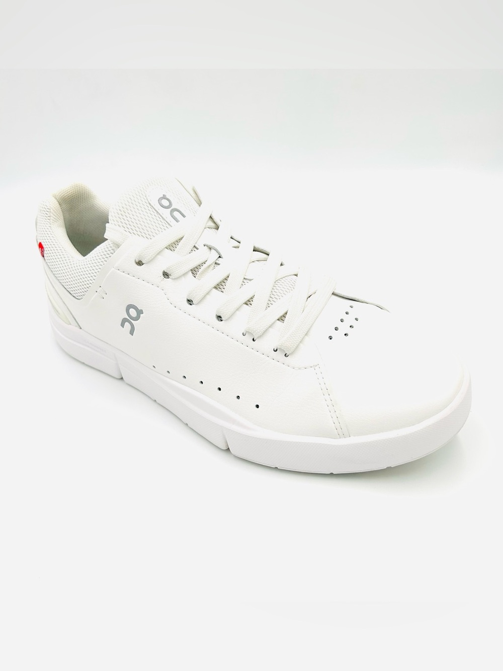 On Running The Roger Women 9 White Tennis shoes Pickleball Sneakers CloudTec